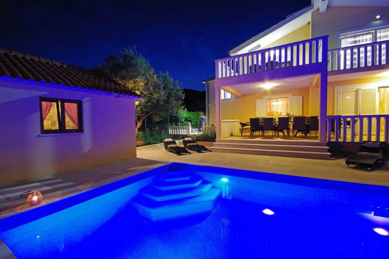 Iva Private Pool Willa Kaštel Novi